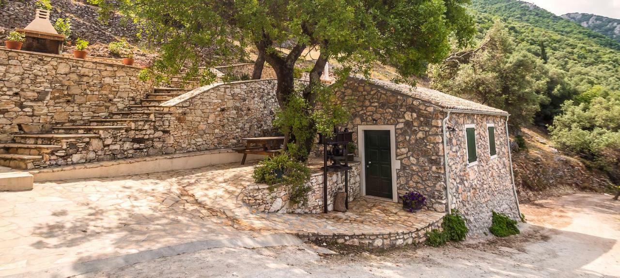 Gasthaus Castelli Olive Press Acharavi  Exterior foto