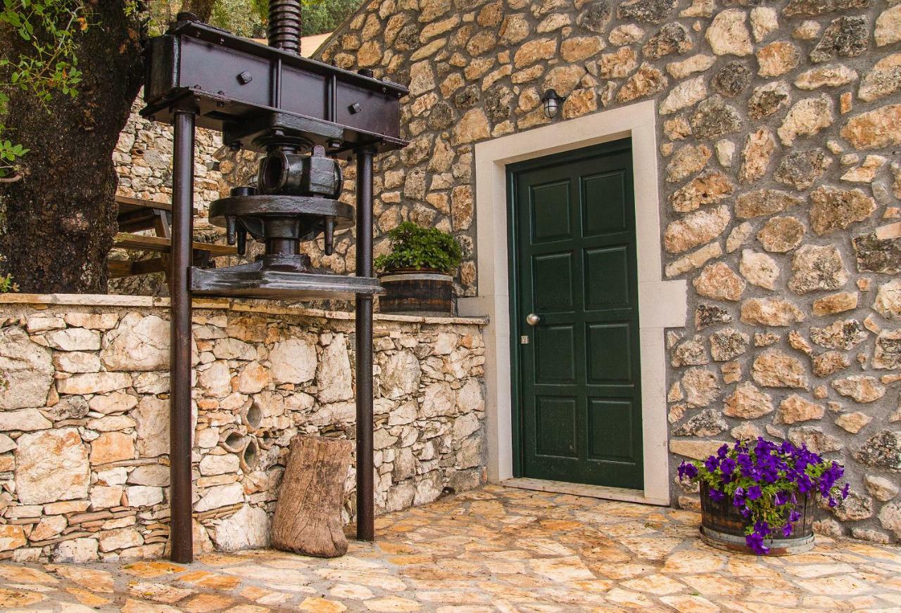 Gasthaus Castelli Olive Press Acharavi  Exterior foto